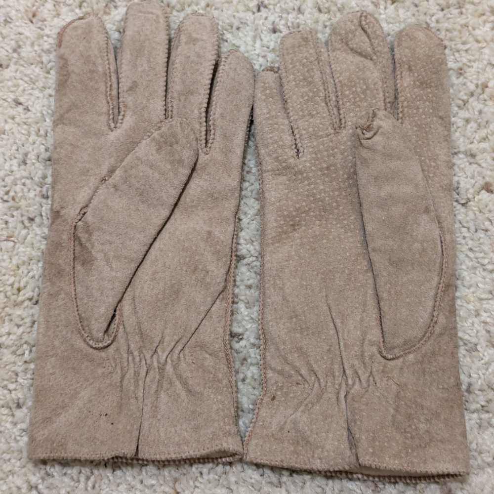 Cozy Tan Suede Gloves